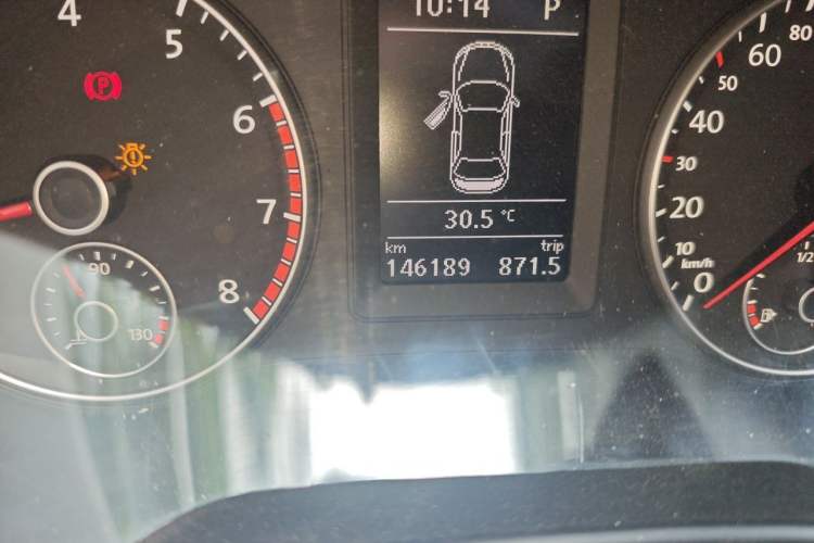 Used Volkswagen Sagitar 2014 Revised Version 1.4TSI Automatic Luxury Edition Odometer Close Up