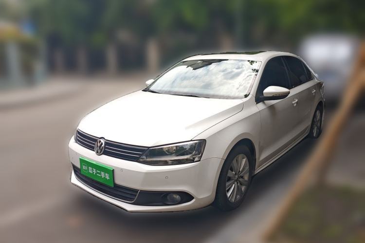 Used Volkswagen Sagitar 2014 1.4TSI Automatic Luxury Model Guazi used car, China used car export, Used car for sale, Used  cars, Cheapest cars for sale