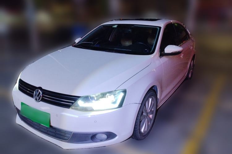 Used Volkswagen Sagitar 2014 1.4TSI Automatic Luxury Model Guazi used car, China used car export, Used car for sale, Used  cars, Cheapest cars for sale