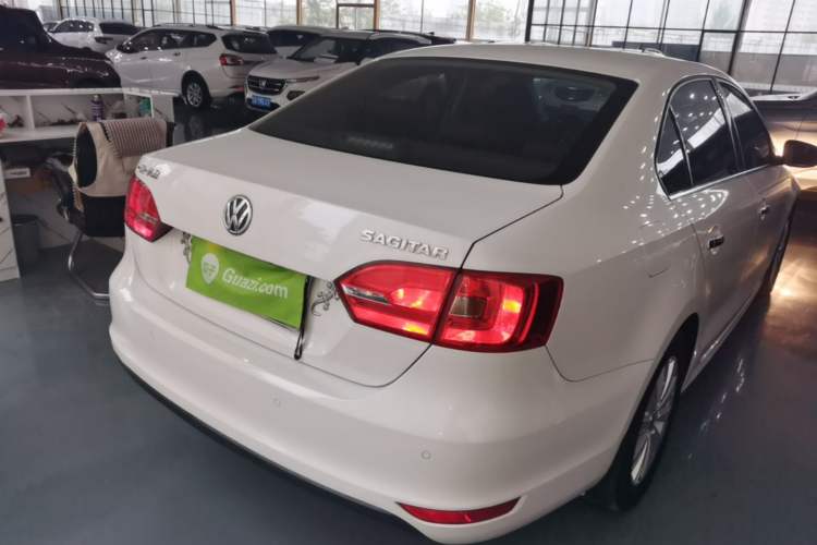 Used Volkswagen Sagitar 2014 Revised Version 1.6L Manual Leading Edition Rear