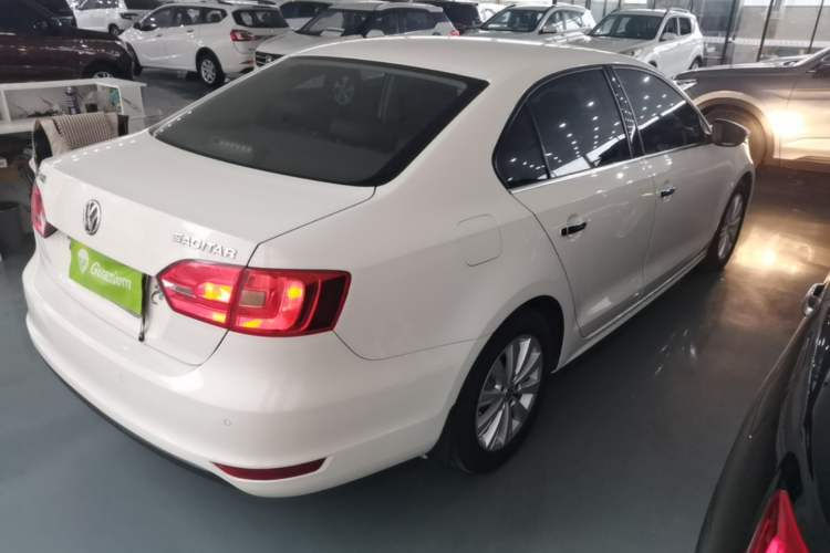 Used Volkswagen Sagitar 2014 Revised Version 1.6L Manual Leading Edition Rear Right 45 Deg