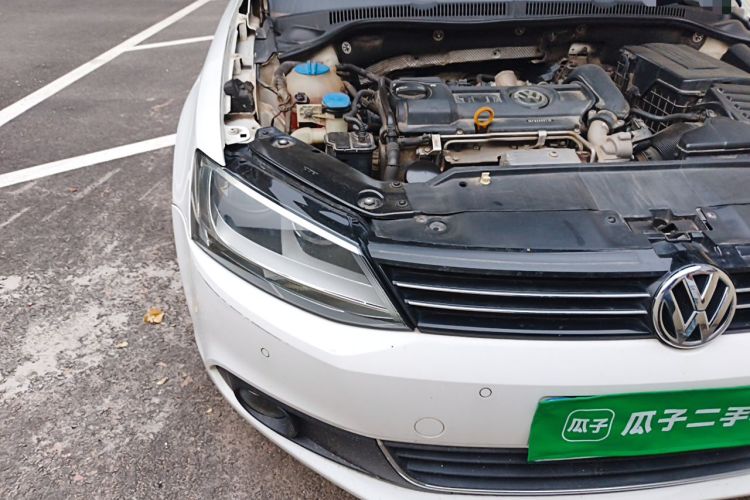 Used Volkswagen Sagitar 2014 Revised Version 1.4TSI Automatic Luxury Edition Right Front Headlight