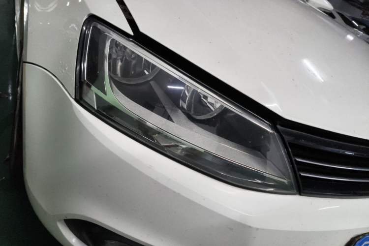 Used Volkswagen Sagitar 2014 Revised Version 1.6L Manual Comfort Edition Right Front Headlight