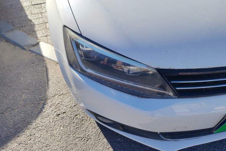Used Volkswagen Sagitar 2014 Revised Version 1.6L Manual Comfort Edition Right Front Headlight