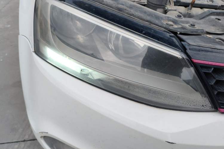 Used Volkswagen Sagitar 2014 Revised Version 1.6L Automatic Comfort Edition Right Front Headlight