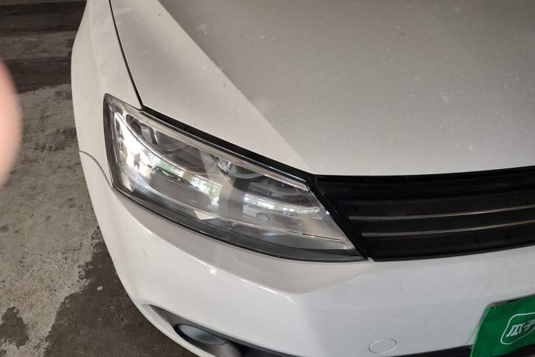 Used Volkswagen Sagitar 2014 Revised Version 1.6L Automatic Comfort Edition Right Front Headlight