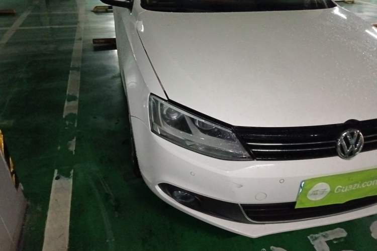 Used Volkswagen Sagitar 2014 Revised Version 1.4TSI Automatic Luxury Edition Right Front Headlight