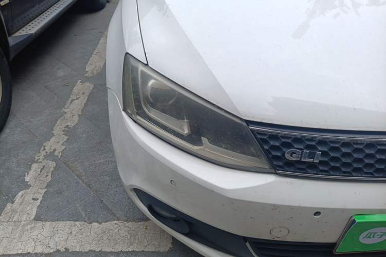 Used Volkswagen Sagitar 2014 Revised Version 1.4TSI Automatic Luxury Edition Right Front Headlight