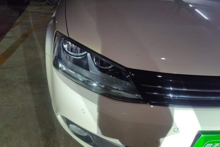 Used Volkswagen Sagitar 2014 Revised Version 1.4TSI Automatic Luxury Edition Right Front Headlight