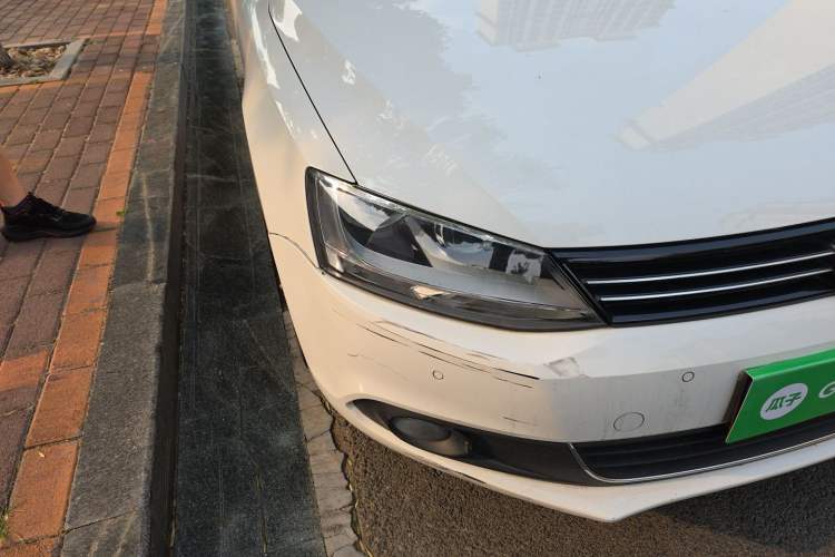 Used Volkswagen Sagitar 2014 Revised Version 1.4TSI Automatic Luxury Edition Right Front Headlight