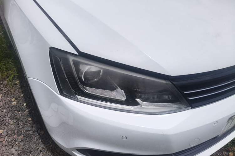 Used Volkswagen Sagitar 2014 Revised Version 1.4TSI Automatic Luxury Edition Right Front Headlight