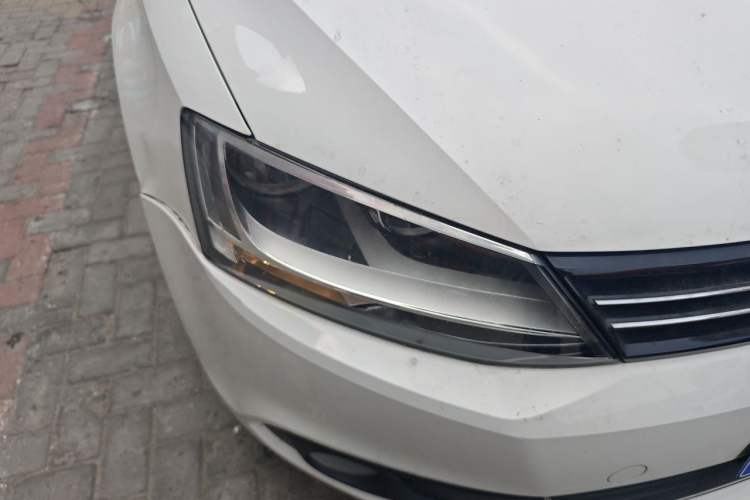 Used Volkswagen Sagitar 2014 Revised Version 1.6L Manual Comfort Edition Right Front Headlight