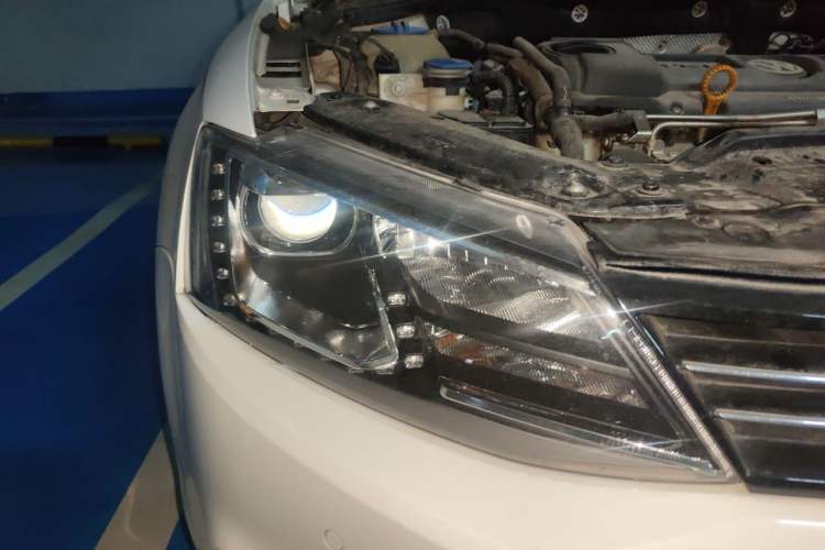 Used Volkswagen Sagitar 2014 Revised 1.4TSI Automatic Flagship Edition Right Front Headlight