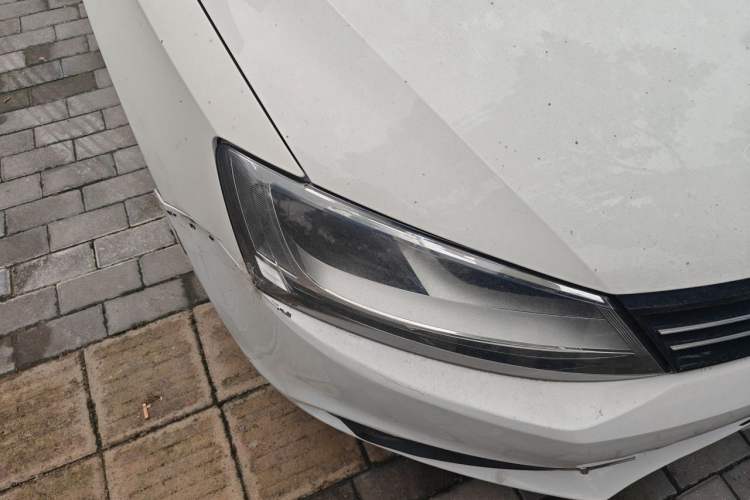 Used Volkswagen Sagitar 2014 Revised Version 1.6L Automatic Comfort Edition Right Front Headlight