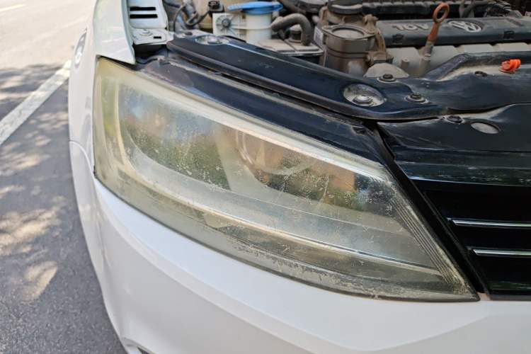 Used Volkswagen Sagitar 2014 Revised Version 1.6L Automatic Comfort Edition Right Front Headlight