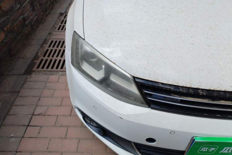 Used Volkswagen Sagitar 2014 Revised 1.4TSI BlueMotion Edition Right Front Headlight