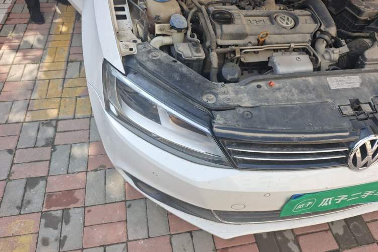 Used Volkswagen Sagitar 2014 Revised Version 1.4TSI Automatic Luxury Edition Right Front Headlight