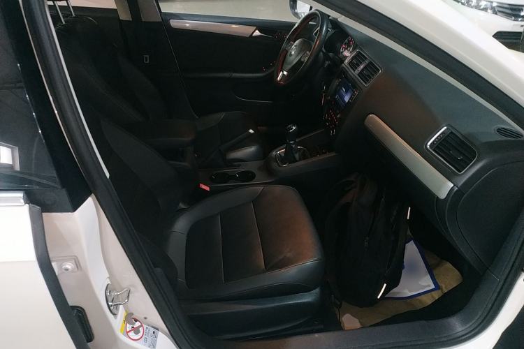 Used Volkswagen Sagitar 2014 Revised Version 1.4TSI Manual Luxury Edition Right Front Seat