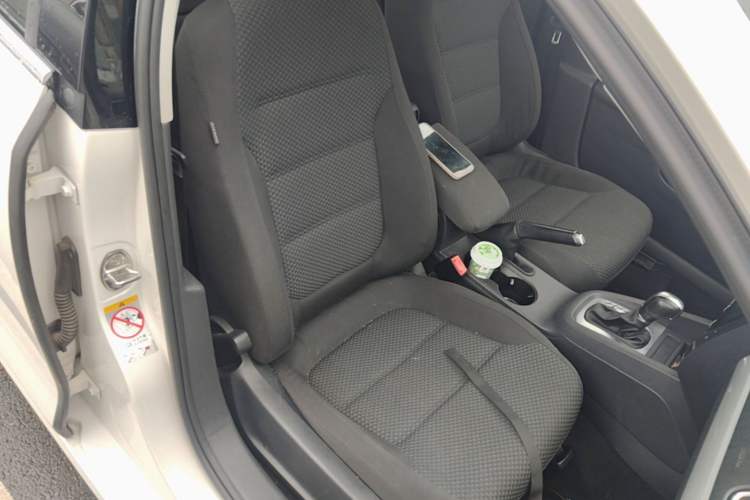 Used Volkswagen Sagitar 2014 Revised Version 1.6L Automatic Leading Edition Right Front Seat