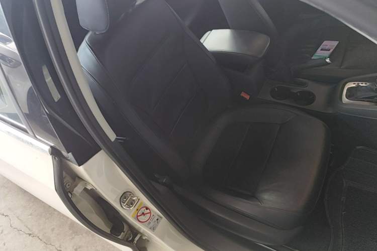 Used Volkswagen Sagitar 2014 Revised Version 1.6L Automatic Comfort Edition Right Front Seat