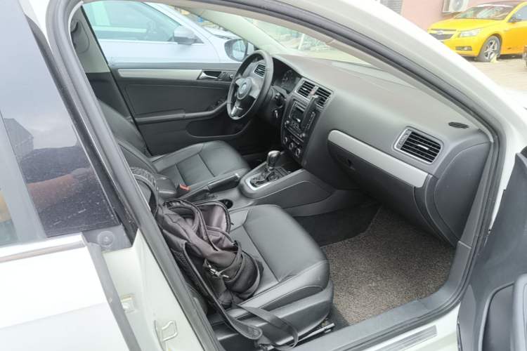 Used Volkswagen Sagitar 2014 Revised Version 1.6L Automatic Comfort Edition Right Front Seat