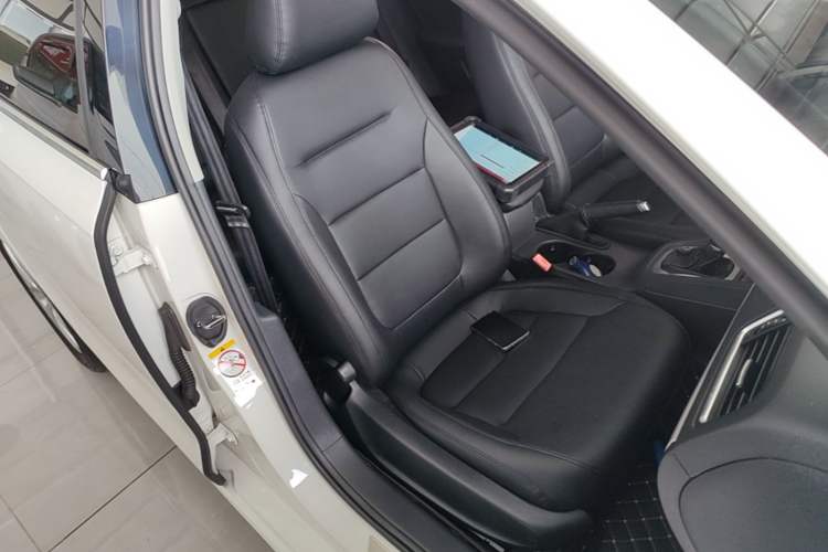 Used Volkswagen Sagitar 2014 Revised Version 1.6L Automatic Comfort Edition Right Front Seat