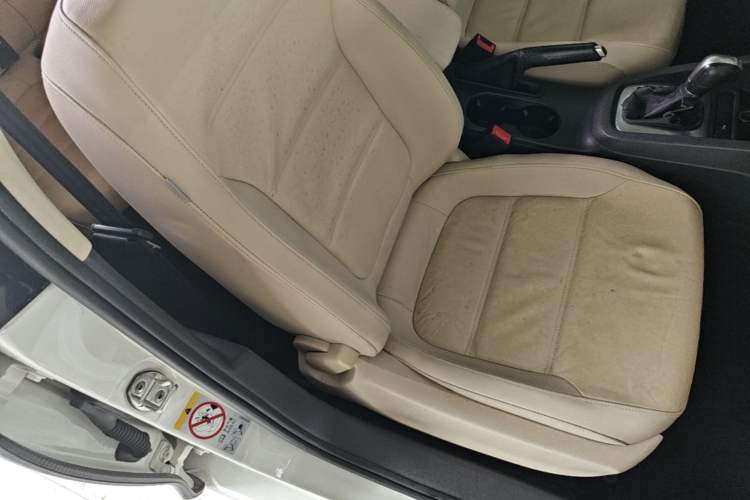 Used Volkswagen Sagitar 2014 1.4TSI Automatic Luxury Model Right Front Seat