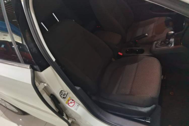 Used Volkswagen Sagitar 2014 Revised Version 1.6L Automatic Leading Edition Right Front Seat