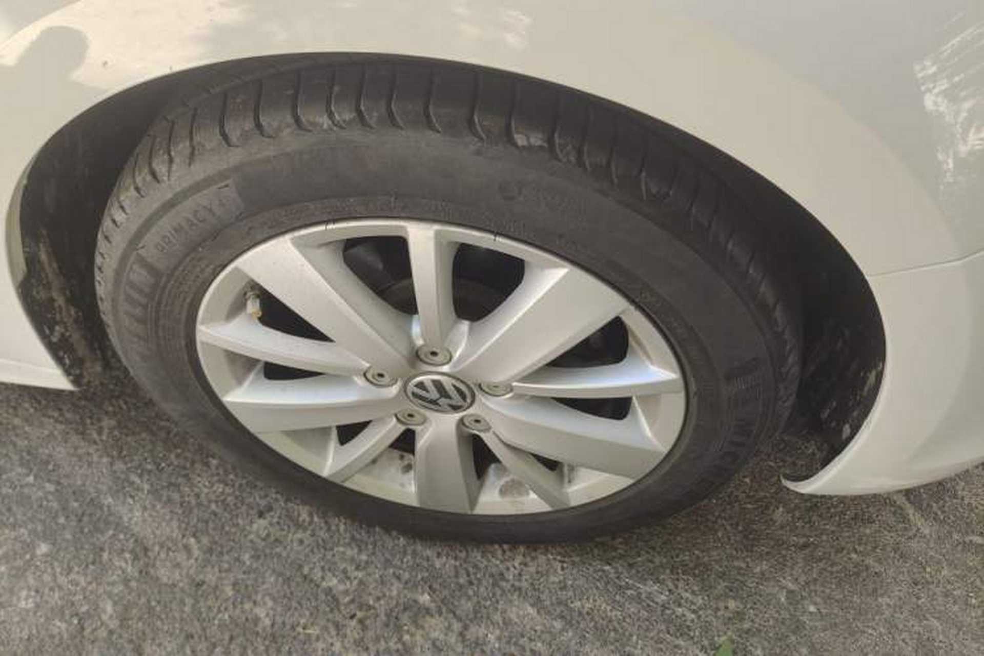 Used Volkswagen Sagitar 2014 1.6L Automatic Fashion Model Right Front Wheel Hub