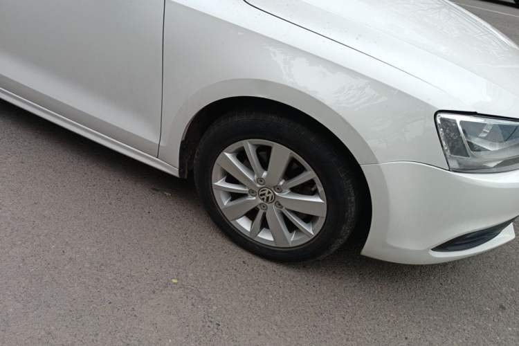 Used Volkswagen Sagitar 2014 Revised Version 1.4TSI Automatic Fashion Edition Right Front Wheel Hub