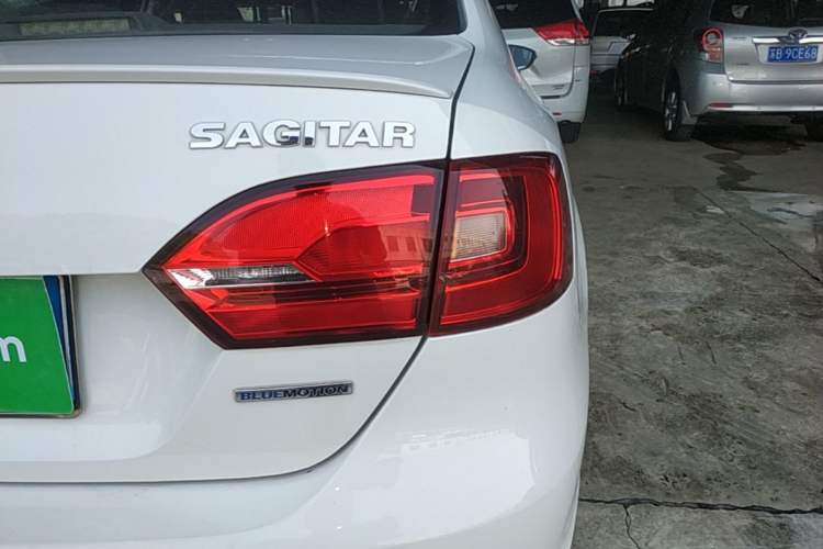 Used Volkswagen Sagitar 2014 Revised 1.4TSI BlueMotion Edition Right Rear Taillight