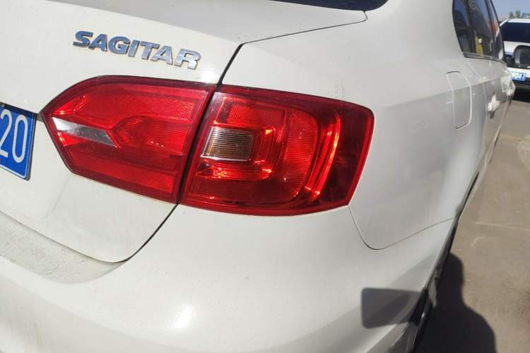 Used Volkswagen Sagitar 2014 Revised Version 1.6L Automatic Comfort Edition Right Rear Taillight