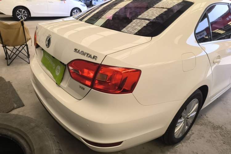 Used Volkswagen Sagitar 2014 Revised Version 1.4TSI Automatic Luxury Edition Right Rear Taillight