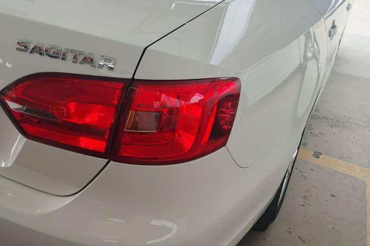 Used Volkswagen Sagitar 2014 Revised Version 1.6L Automatic Comfort Edition Right Rear Taillight
