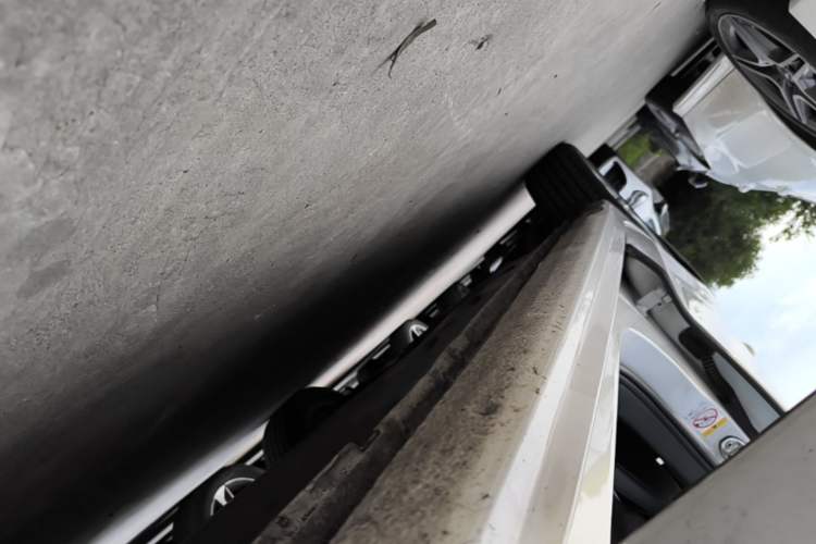 Used Volkswagen Sagitar 2014 Revised Version 1.4TSI Automatic Luxury Edition Right Side Sill