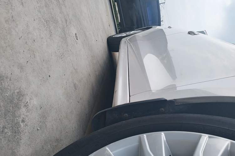 Used Volkswagen Sagitar 2014 1.6L Automatic Comfort Model Right Side Sill