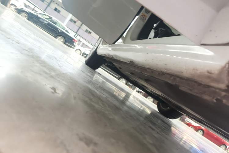 Used Volkswagen Sagitar 2014 1.6L Automatic Comfort Model Right Side Sill