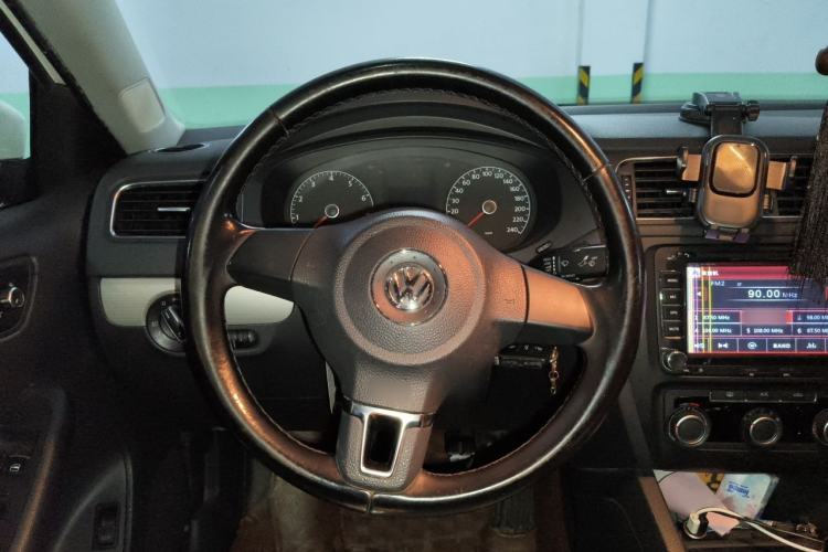 Used Volkswagen Sagitar 2014 Revised Version 1.6L Manual Comfort Edition Steering Wheel