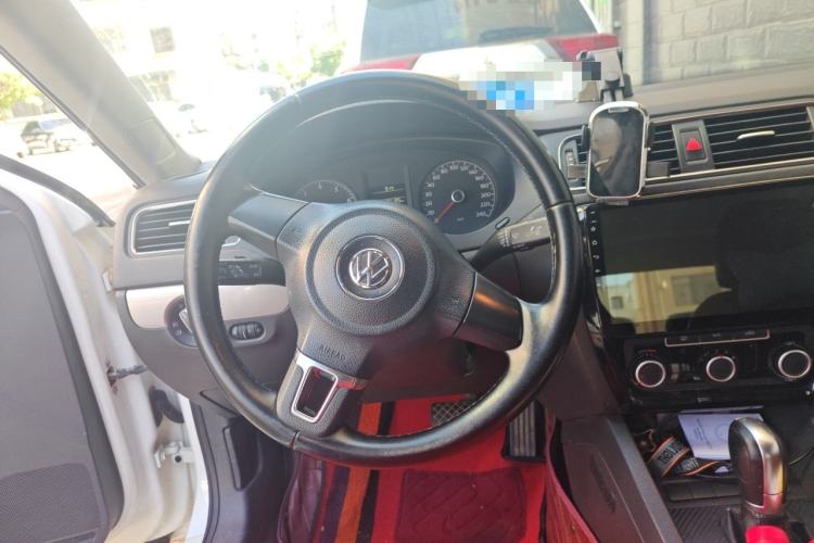 Used Volkswagen Sagitar 2014 1.6L Automatic Comfort Model Steering Wheel