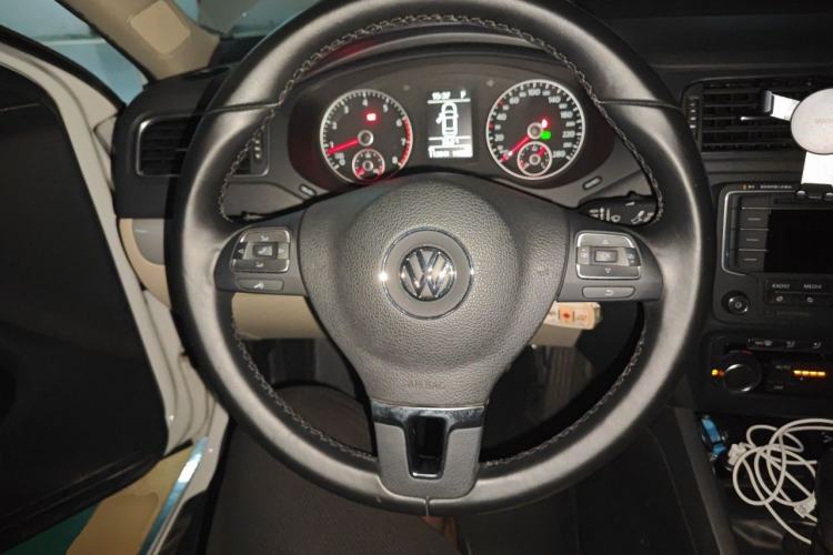 Used Volkswagen Sagitar 2014 1.4TSI Automatic Luxury Model Steering Wheel