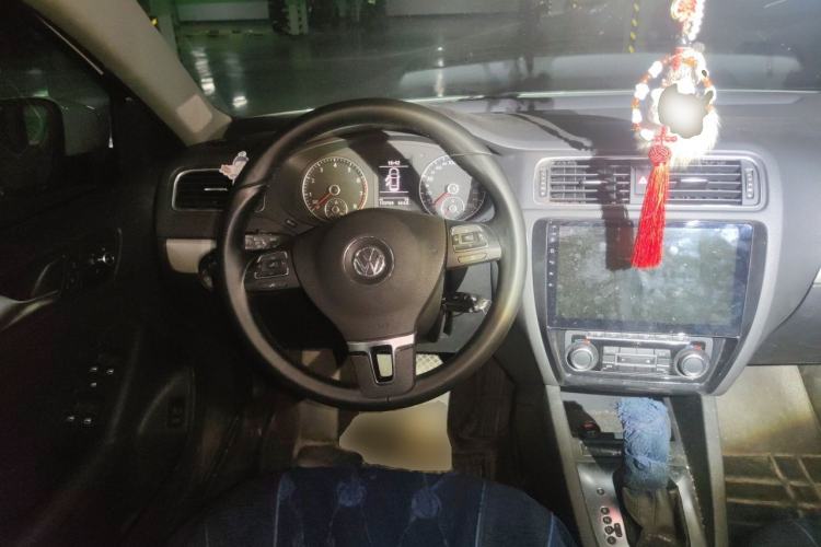 Used Volkswagen Sagitar 2014 Revised Version 1.4TSI Automatic Luxury Edition Steering Wheel
