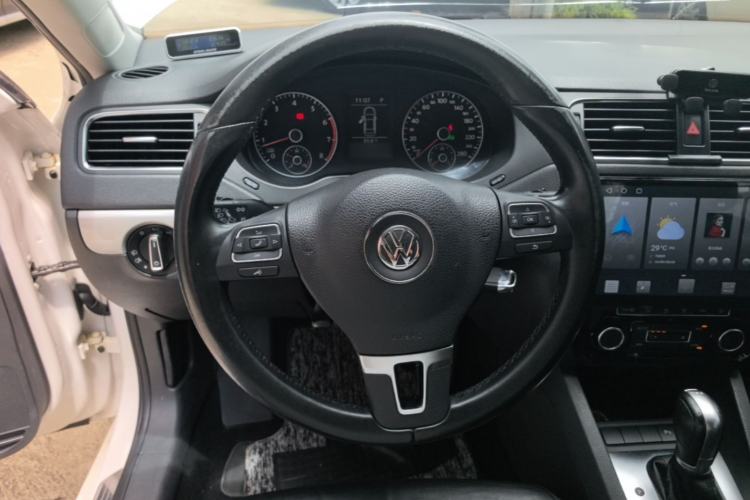 Used Volkswagen Sagitar 2014 Revised Version 1.4TSI Automatic Luxury Edition Steering Wheel