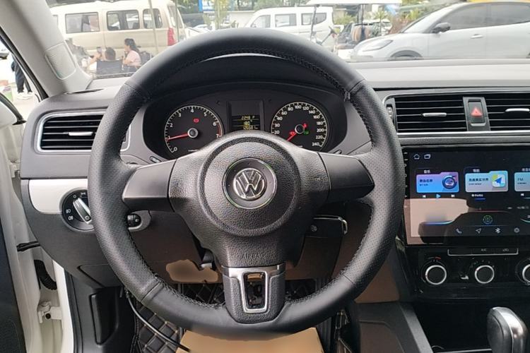 Used Volkswagen Sagitar 2014 1.6L Automatic Comfort Model Steering Wheel