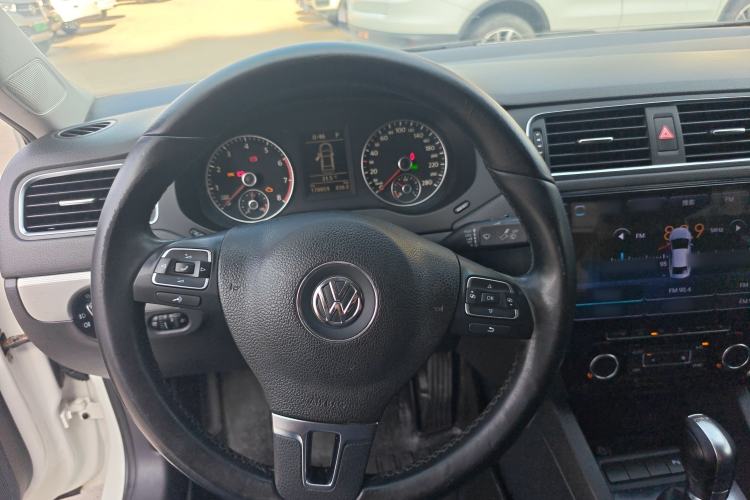 Used Volkswagen Sagitar 2014 1.4TSI Automatic Luxury Model Steering Wheel