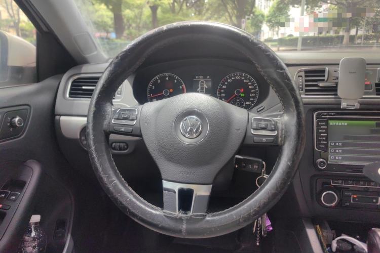 Used Volkswagen Sagitar 2014 Revised Version 1.4TSI Automatic Luxury Edition Steering Wheel