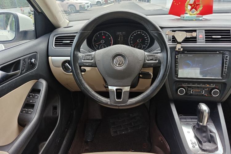 Used Volkswagen Sagitar 2014 1.4TSI Automatic Luxury Model Steering Wheel
