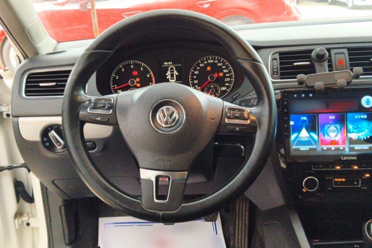 Used Volkswagen Sagitar 2014 1.4TSI Manual Luxury Model Steering Wheel