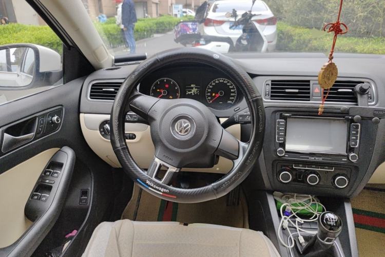 Used Volkswagen Sagitar 2014 Revised Version 1.6L Manual Comfort Edition Steering Wheel