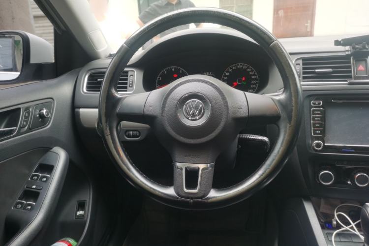 Used Volkswagen Sagitar 2014 1.6L Automatic Comfort Model Steering Wheel