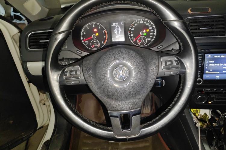 Used Volkswagen Sagitar 2014 Revised Version 1.4TSI Automatic Luxury Edition Steering Wheel